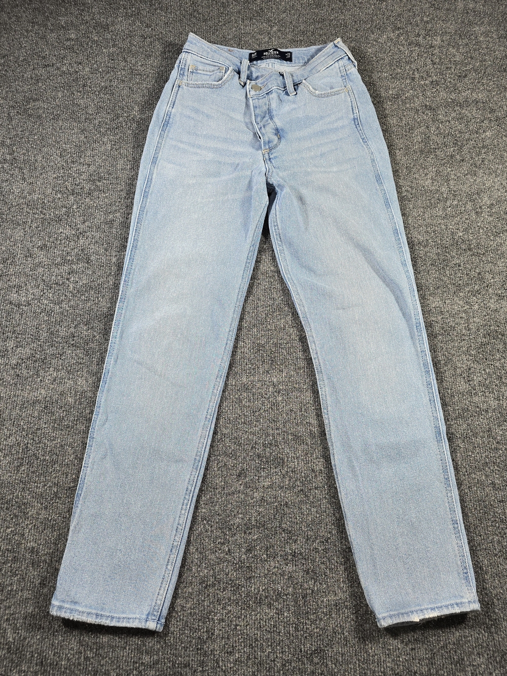 Hollister Ultra High-Rise Mom Jeans Light Wash Button Fly Women’s Size 00R